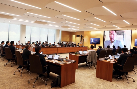 SK 경영전략회의 결론은 AI···최태원 &quot;밸류체인 리더십 강화해야&quot;