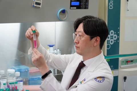 지방서 뽑은 줄기세포를 무릎에 주사···'SVF' 신의료기술 선정