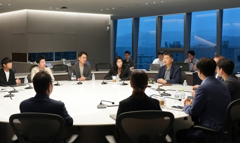 카카오 임시 그룹협의회 진행···김범수 &quot;핵심 과제 흔들림 없이 수행해야&quot;