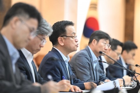 민생대책 전달체계 점검 회의 참석한 최상목 부총리