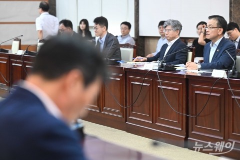 정부, 소상공인·자영업자 종합대책 이행계획 점검회의 개최