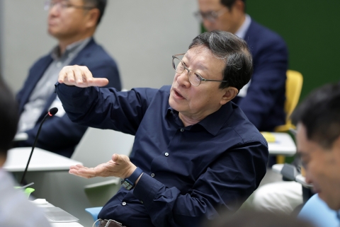 허태수 GS 회장, 신사업 물꼬···&quot;AI로 진정한 혁신을&quot;