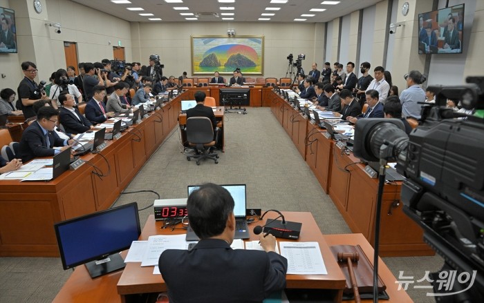 김병환 금융위원장 후보자 인사청문회가 22일 오전 서울 여의도 국회 정무위원회 전체회의에서 진행되고있다. 사진=이수길 기자 Leo2004@newsway.co.kr