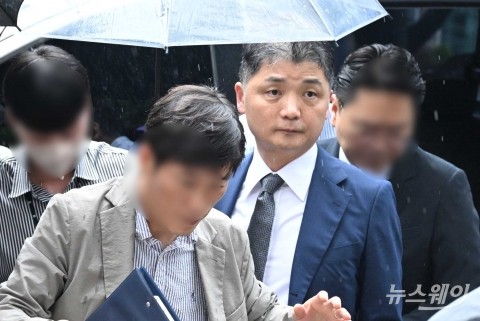 SM '시세조종' 혐의 김범수 카카오 창업자, 내달 11일까지 구속 연장