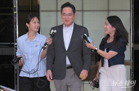 이재용, 삼성디스플레이 현장 경영···OLED 사업 점검