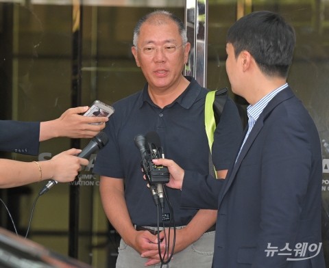 파리 출장 마친 정의선 &quot;양궁·배드민턴 잘해서 좋다&quot;