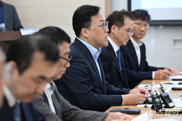 김병환 금융위원장이 13일 오후 경기 김포시 KB국민은행 IT통합센터에서 열린 금융 분야 망분리 개선 로드맵 발표에서 모두발언을 하고 있다. 사진=강민석 기자 kms@newsway.co.kr