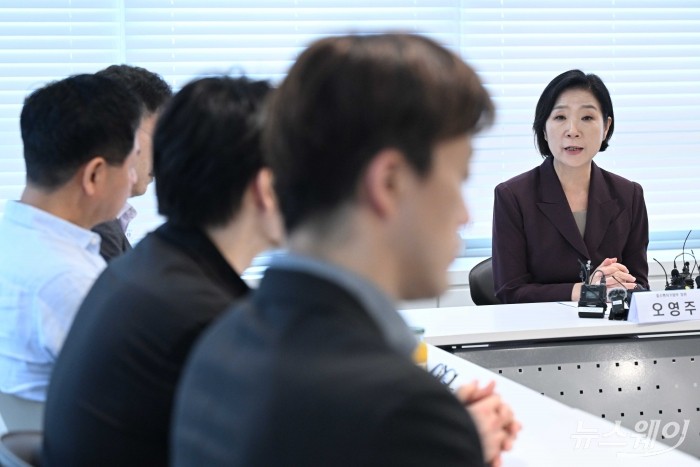 오영주 중소벤처기업부 장관이 14일 오후 서울 마포구 드림스퀘어에서 열린 티몬·위메프 미정산 피해기업 간담회에서 모두발언을 하고 있다. 사진=강민석 기자 kms@newsway.co.kr