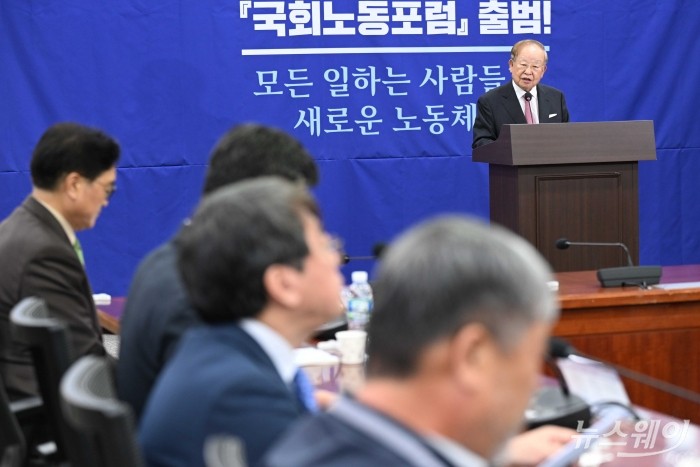 손경식 한국경영자총협회장이 20일 오후 서울 여의도 국회의원회관에서 열린 '국회노동포럼' 출범식 및 심포지엄에서 축사를 하고 있다. 사진=강민석 기자 kms@newsway.co.kr