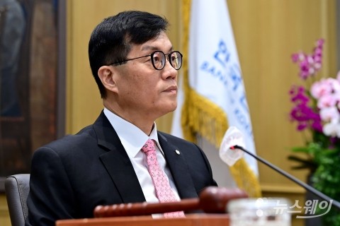 이창용, 영끌족에 &quot;초저금리 기대하지 말라&quot; 일침