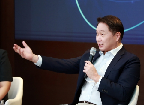 최태원 &quot;녹록지 않은 경영환경···나부터 더 열심히 뛸것&quot;