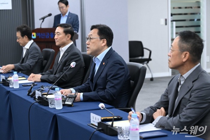 김병환 금융위원장이 22일 오전 서울 중구 여신금융협회에서 열린 여신전문금융업계 간담회에서 모두발언을 하고 있다. 사진=강민석 기자 kms@newsway.co.kr