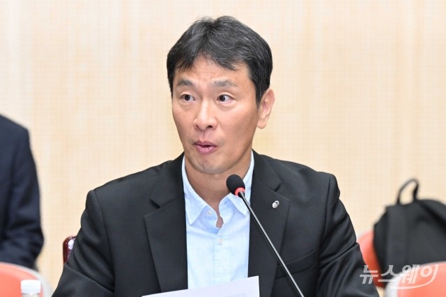 이복현 "수도권 집값과 관련해 개입 필요성 강하게 느낀다"