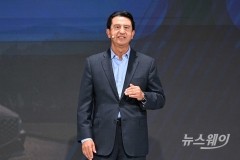 무뇨스 현대차 사장 "美 이민단속 여파···공장 건설 최소 2~3개월 지연"