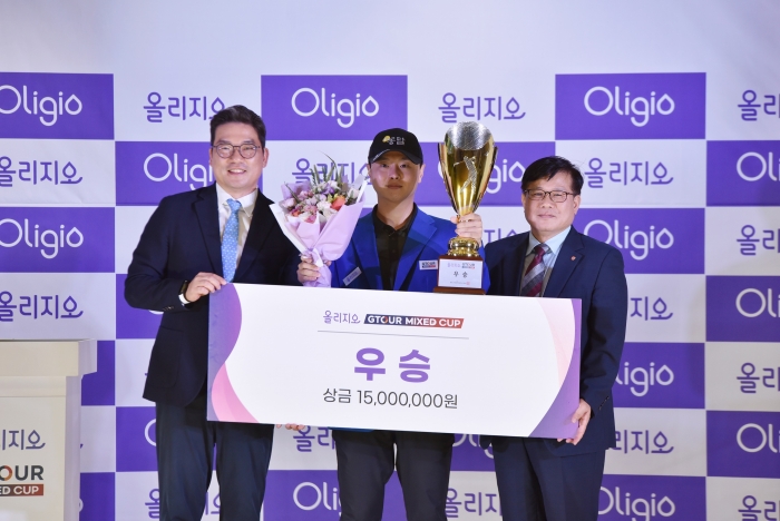 염돈웅이 지난 2일 대전 골프존조이마루에서 열린 남녀 혼성 올스타 대전 '2024 올리지오 GTOUR MIXED CUP'에서 최종 합계 20언더파(1라운드 9언더파, 2라운드 11언더파)로 남녀 통합 우승 타이틀을 얻었다. 사진=골프존 제공