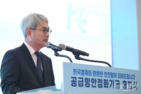 윤희성 수출입은행장 &quot;수출 위기 대응 체계 구축할 것&quot;