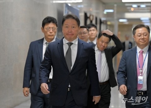 국회 예방한 최태원 대한상의 회장