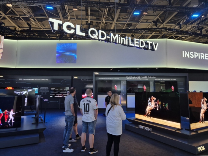 IFA 2024에 전시된 TCL의 미니LED TV. 사진=김현호 기자