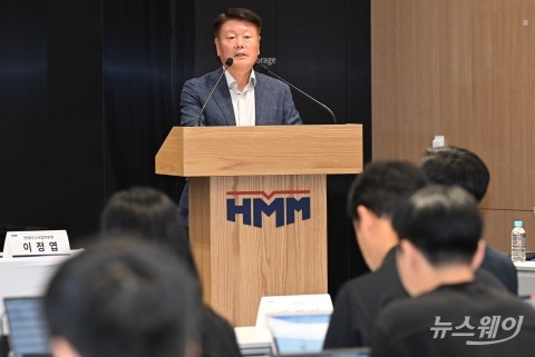 환영사 전하는 김경배 HMM 대표