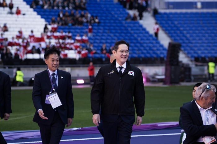 이재용 삼성전자 회장이 15일(현지시간) 프랑스 리옹 그루파마 스타디움에서 열린 '2024 리옹 국제기능올림픽' 폐회식에 참석했다. 사진=삼성전자 제공