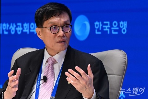 &quot;가계부채 우려 계속&quot;···이창용 한은 총재, 올해 두 번째 은행장 대면