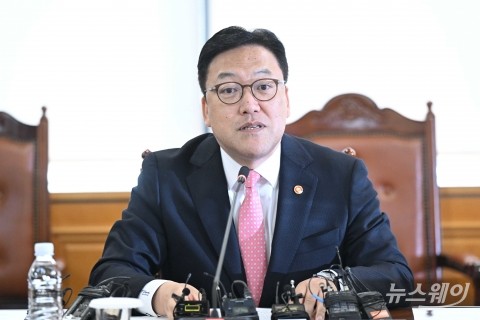 김병환 위원장 &quot;ETF 계열사 몰아주기, 제도 보완 필요시 시행할 것&quot;