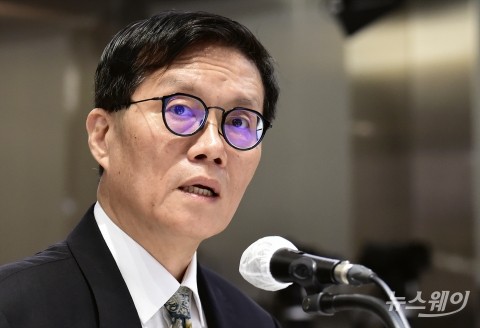  이창용 &quot;전세 오름세에 집값 당분간 완만한 상승&quot;
