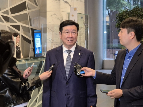 이찬희 삼성 준감위원장 &quot;이재용 회장 책임경영 해야&quot;