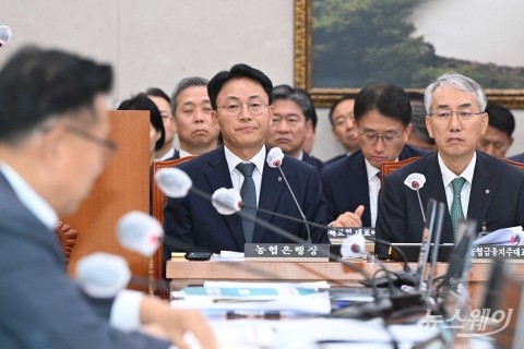 금융사고에 고개 숙인 이석준···&quot;입이 열 개라도 할 말 없다&quot;(종합)