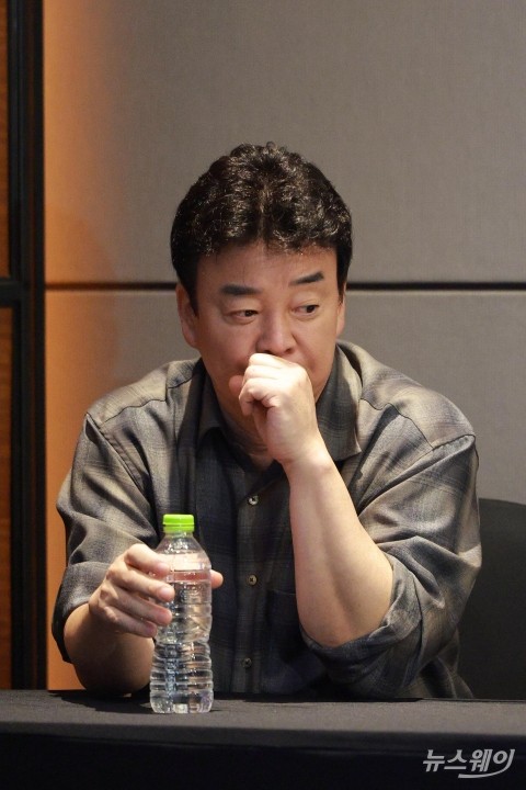 고개 숙인 백종원 &quot;뼈저리게 반성···원점부터 재점검&quot;