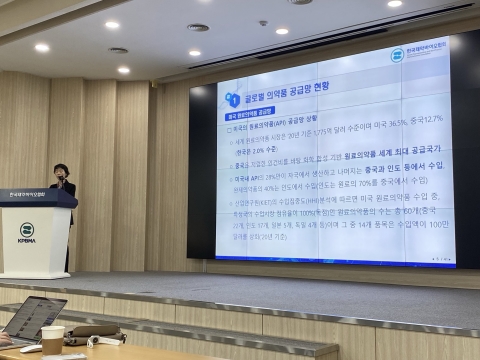 '생물보안법' K-바이오에 기회?···&quot;공급망 재편·투트랙 고민해야&quot;
