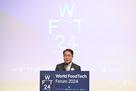월드푸드테크포럼 밝히는 장태평 농어업·농어촌특별위원장