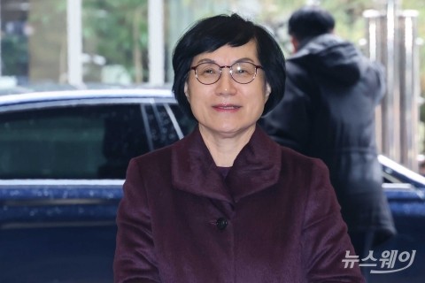 은행지주 이사회 의장 간담회 들어서는 권선주 KB금융지주 의장