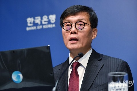 한은, 내년 성장 전망 1%대로 낮춰···트럼프발 불확실성 반영(종합)