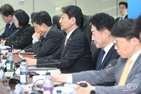 안덕근 산자부 장관 &quot;국내기업들 동반진출에 대해 파급효과 기대&quot;