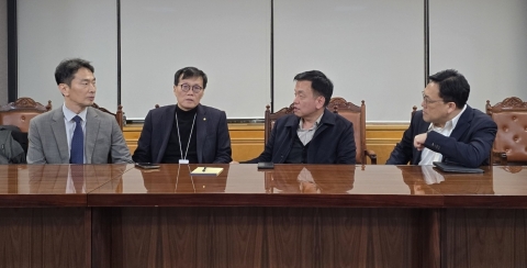 최상목 부총리 &quot;증시안정펀드 등 시장안정조치 즉시 가동 준비&quot;