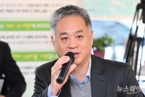 'ERT 폐배터리 수거 캠페인' 소개하는 박경중 LG유플러스 상무