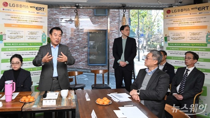 남상규 한국배터리순환자원협회 이사가 16일 오전 서울 종로구 웰스커피에서 열린 LG유플러스 with ERT 폐배터리 수거 캠페인 오프닝에서 발언을 하고 있다. 사진=강민석 기자 kms@newsway.co.kr