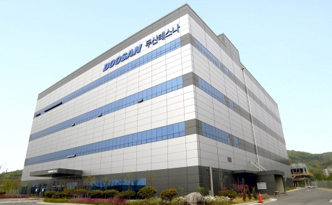 지주회사에서 빠진 두산···현금 자산 8배↑ 영향