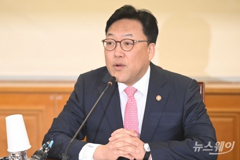 김병환 금융위원장 &quot;시장 안정 최우선···금융산업 혁신도 지속&quot;