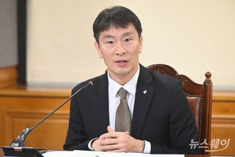 이복현 금감원장 &quot;대내외 금융환경 급변···위기대응 역량 강화해야&quot;