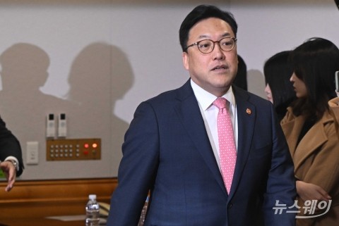 &quot;소상공인 금리부담 줄인다···담보대출도 장기분할상환 대환 가능&quot;(일문일답)
