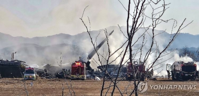 무안공항 여객기 사고, 랜딩기어 고장 동체착륙 시도 중 발생 추정