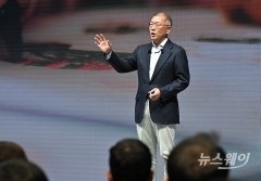 판 깔린 '산업협력'의 장···정의선 회장, 글로벌 협력 '빅무브' 시선집중