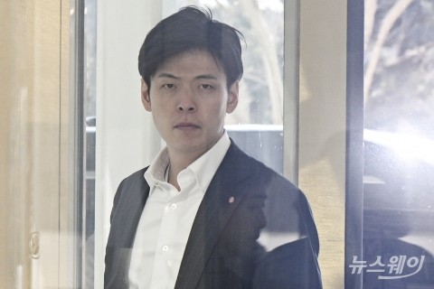 신유열, 롯데지주 주식 4000주 추가 매입···책임경영 실천