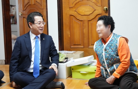 김영록 지사, 설 명절 맞아 한부모 조손가정 방문 격려