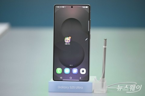 &quot;中 아이폰, 베트남 갤럭시&quot;···美 관세폭탄에 스마트폰도 '위태'