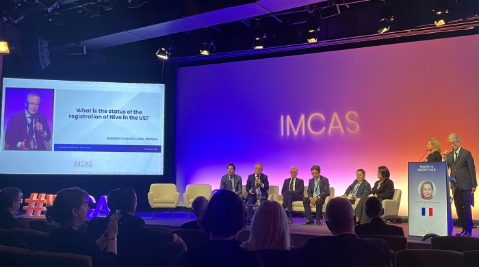 정현호 메디톡스 대표가 지난달 31일(현지 시간) 국제미용성형학회(IMCAS World Congress 2025)에서 열린 토론 세션에서 발표를 하고 있다. 사진=메디톡스 제공