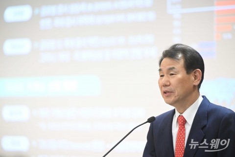 '코리아 프리미엄 핵심전략' 발표하는 정은보 한국거래소 이사장