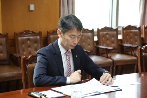 이복현 &quot;금리인하 효과 경제 곳곳에 충분히 전달되지 않아&quot;
